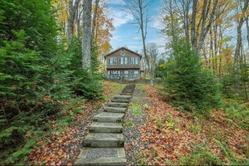 9644 Timber Wolf Rd, Presque Isle, WI 54557