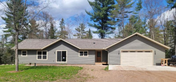 W6424 Nokomis Dr, Tomahawk, WI 54487