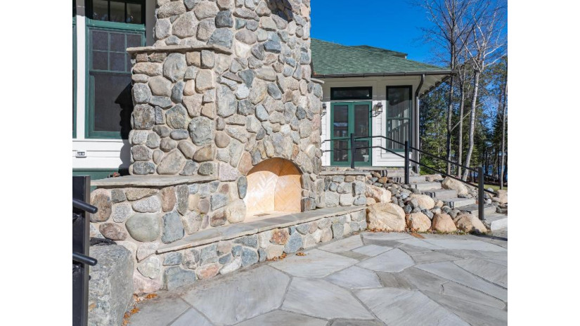 1092 Cranberry Shore Ln Eagle River, WI 54521 by Re/Max Property Pros $4,950,000