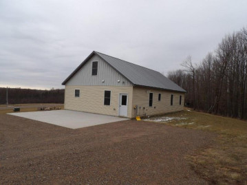 8256w Squires Rd, Ojibwa, WI 54862