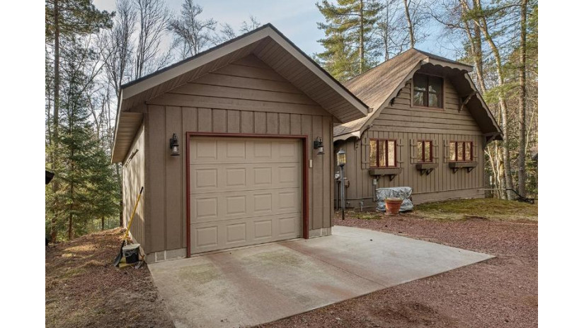 3659 Chain O Lakes Rd Eagle River, WI 54521 by Re/Max Property Pros $624,500