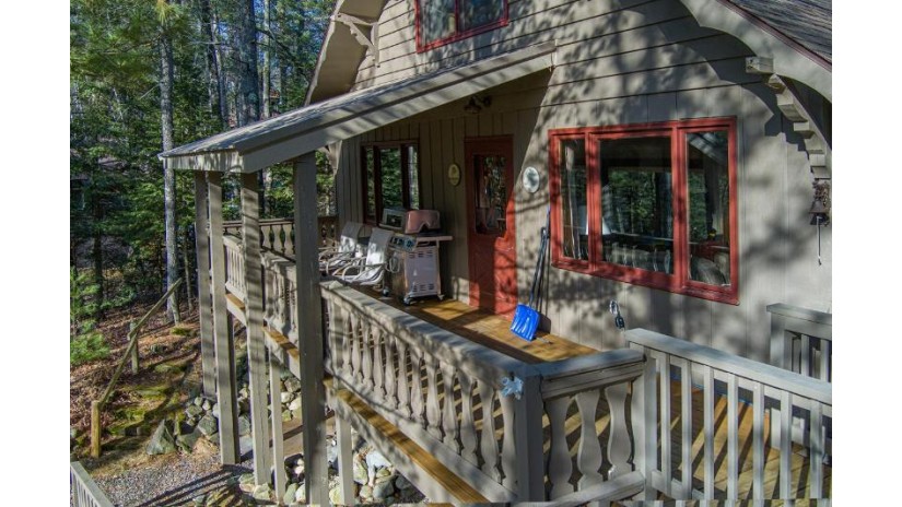 3659 Chain O Lakes Rd Eagle River, WI 54521 by Re/Max Property Pros $624,500