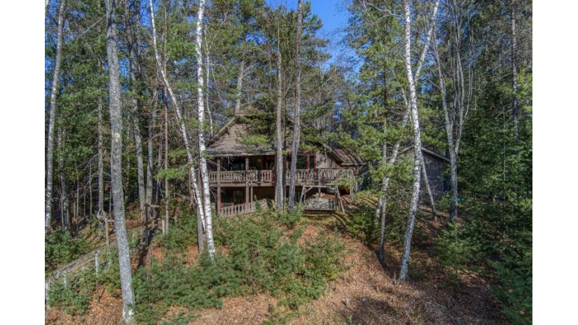 3659 Chain O Lakes Rd Eagle River, WI 54521 by Re/Max Property Pros $624,500