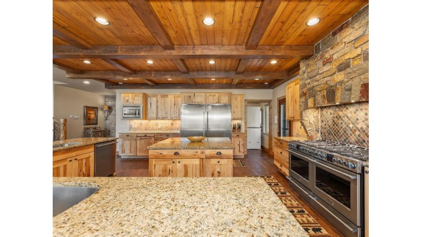 3680 Hemlock Ln Eagle River, WI 54521 by Redman Realty Group, Llc $5,100,000