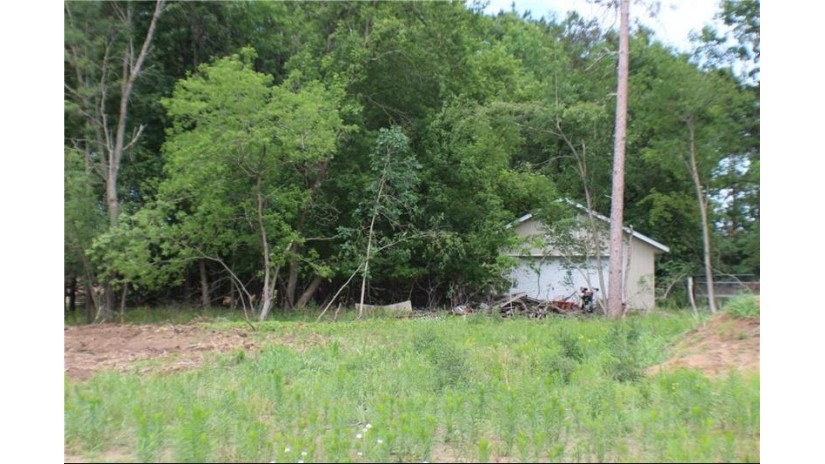 3327 Forest Glen (lot 11) Eau Claire, WI 54701 by Re/Max Real Estate Group $74,900