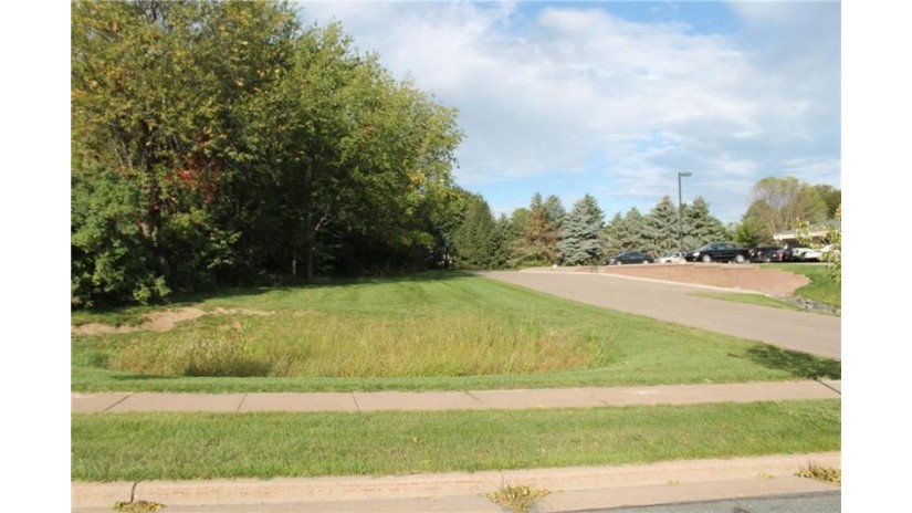 Lot 2 Oakwood Hills Parkway Eau Claire, WI 54701 by Re/Max Real Estate Group $275,000