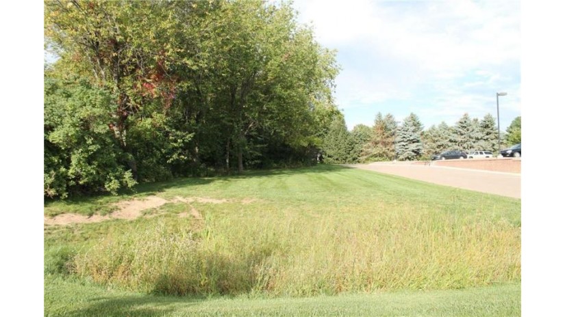 Lot 2 Oakwood Hills Parkway Eau Claire, WI 54701 by Re/Max Real Estate Group $275,000