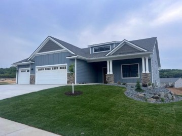 5068 Timber Bluff Drive, Eau Claire, WI 54701