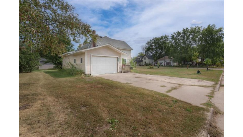 13418 Thomas Street Osseo, WI 54758 by Rykel Real Estate $209,900