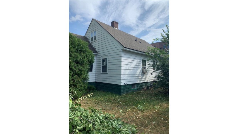229 Chippewa Street Eau Claire, WI 54703 by Donnellan Real Estate $325,000