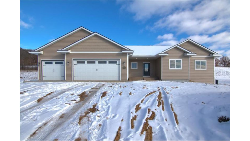 E5273 Queen'S Drive Eleva, WI 54738 by C21 Affiliated $582,900