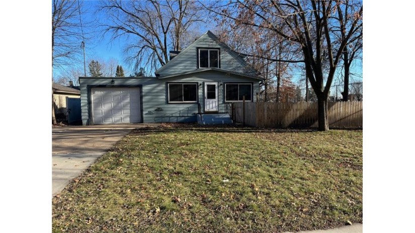1613 11th Street Eau Claire, WI 54703 by Lee Realty Group $285,000