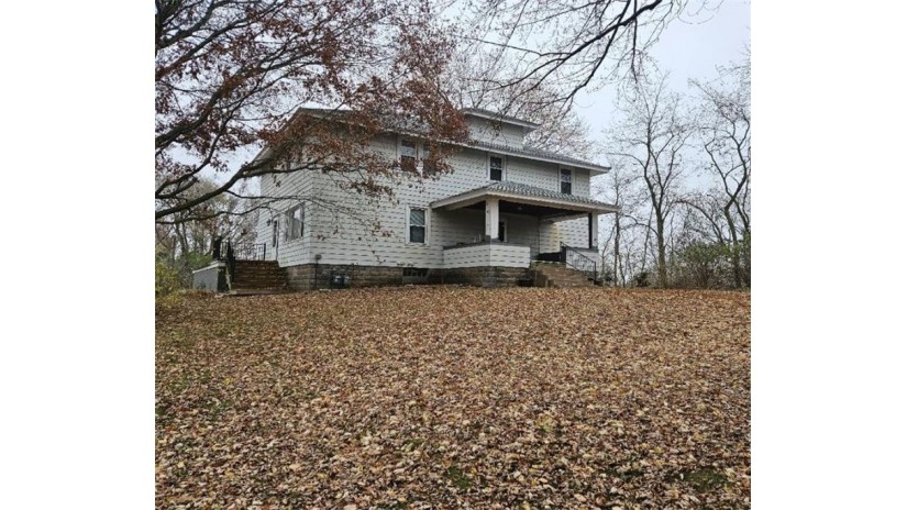 301 Mound Park Drive Elk Mound, WI 54739 by Coldwell Banker Realty Hds $274,900