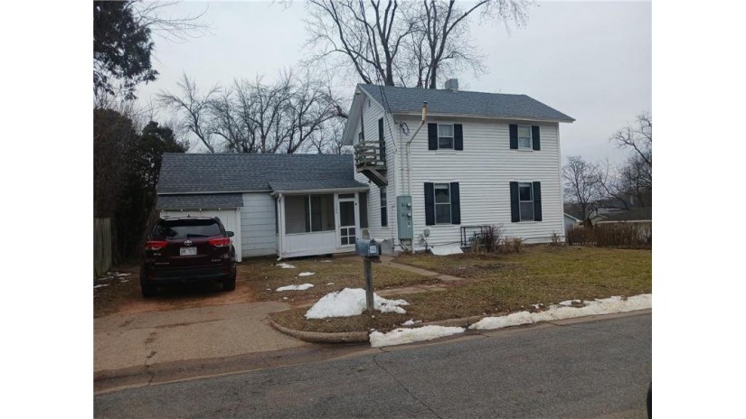 1506 Avenue A Eau Claire, WI 54703 by Cb Brenizer/Eau Claire $180,000