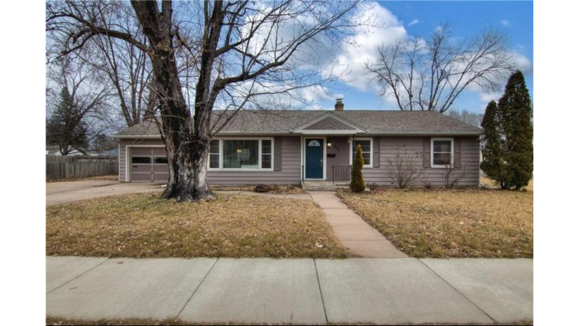 3015 State Street Eau Claire, WI 54701 by Cb Brenizer/Eau Claire $229,900