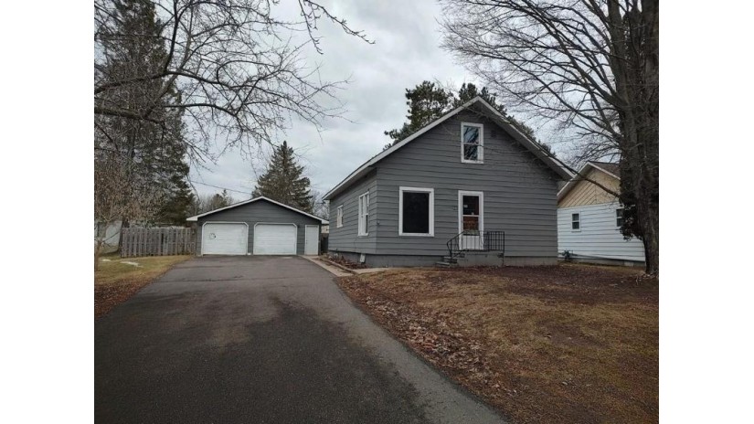 945 Sylvan Street Cumberland, WI 54829 by Dane Arthur Real Estate Agency/Birchwood $125,000