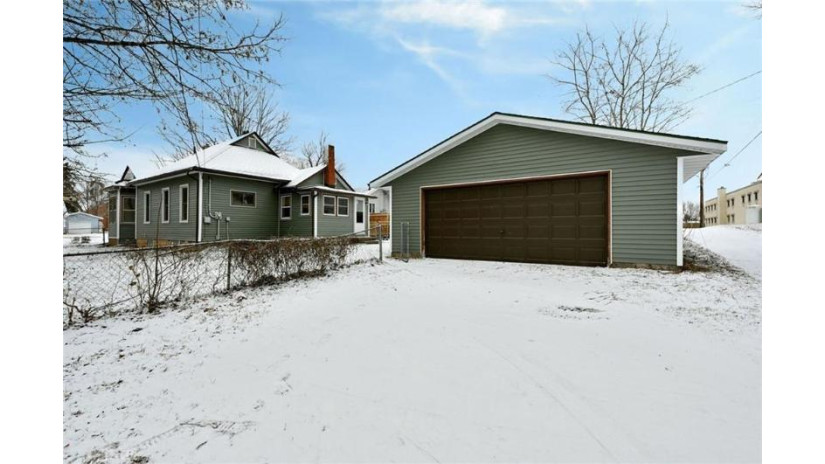 206 5th Avenue Shell Lake, WI 54871 by Dane Arthur Real Estate Agency/Birchwood $193,500