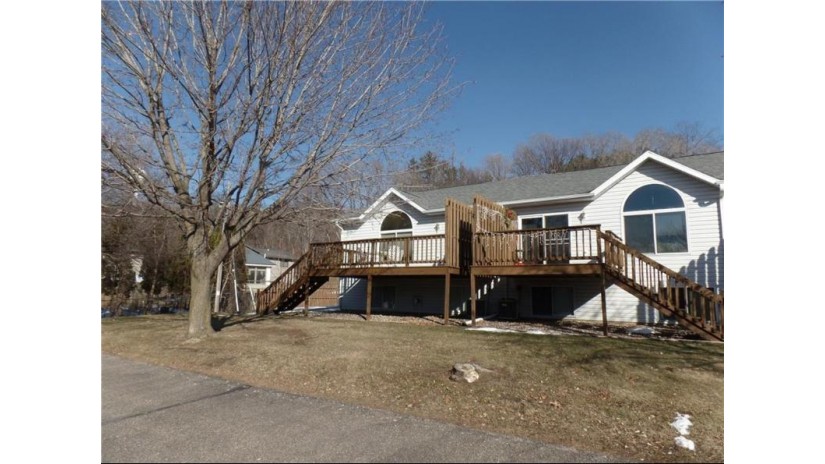 410 Lee Street Durand, WI 54736 by Prime Realty Llc $249,900