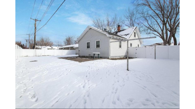 928 Loring Street Altoona, WI 54720 by Property Executives Realty $199,900