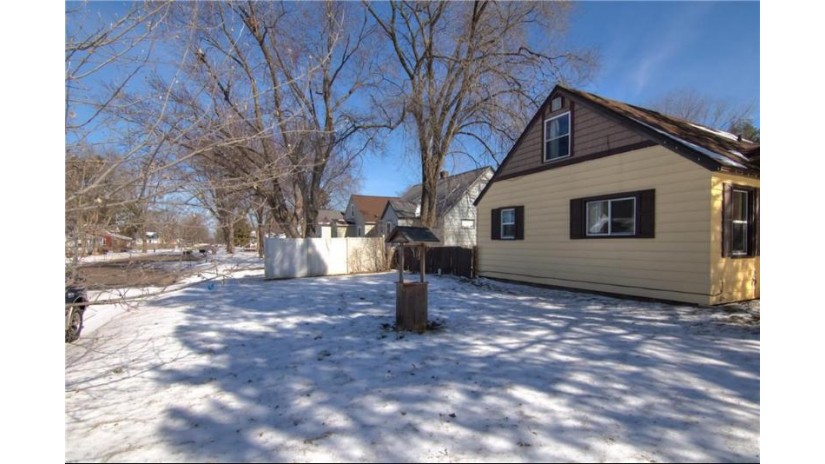 124 West Wisconsin Street Chippewa Falls, WI 54729 by Re/Max Affiliates Bloomer $164,900