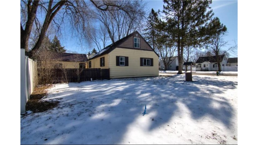 124 West Wisconsin Street Chippewa Falls, WI 54729 by Re/Max Affiliates Bloomer $164,900