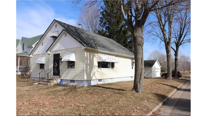 400 Madison Street Stanley, WI 54768 by Badger State Realty $179,000