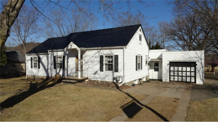 230 East Race Avenue Elmwood, WI 54740 by Coldwell Banker Realty Hds $179,900