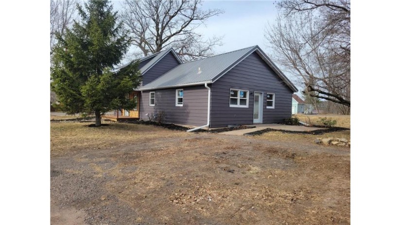 501 Washington Avenue Turtle Lake, WI 54889 by Dane Arthur Real Estate Agency/Turtle Lake $219,900