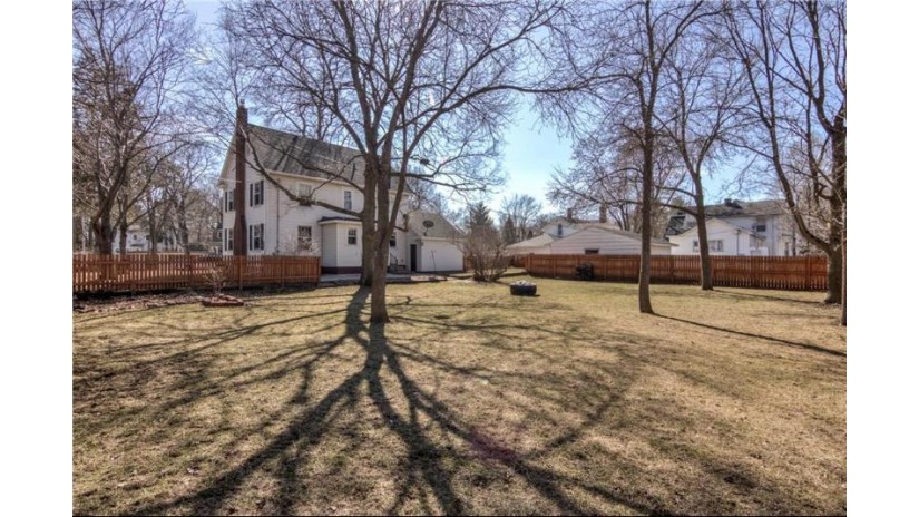 306 Jefferson Street Eau Claire, WI 54701 by Property Executives Realty $375,000