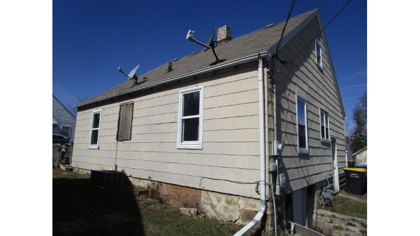 309 East Milwaukee Street Tomah, WI 54660 by C21 Affiliated/Hudson $49,900