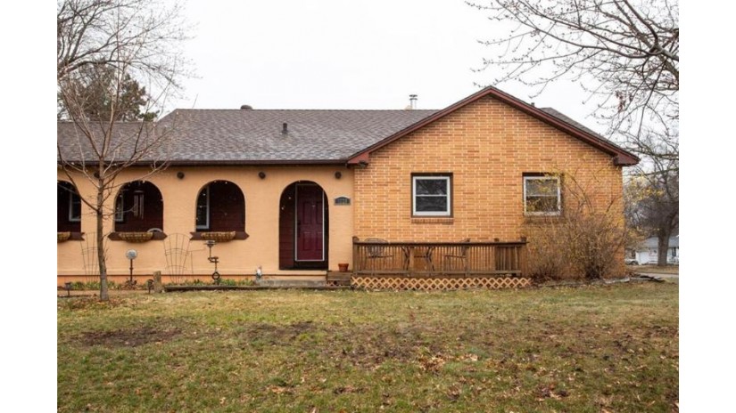 1220 Eddy Lane Eau Claire, WI 54703 by Keller Williams Realty Diversified $249,900