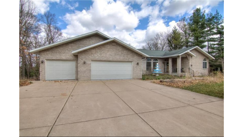 E4480 Woodland Drive Eau Claire, WI 54701 by Cb Brenizer/Eau Claire $674,900