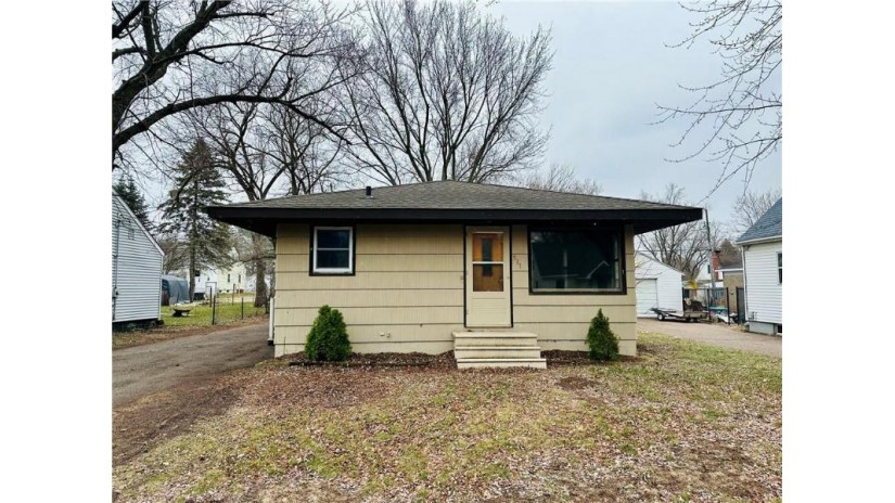 511 Selma Street Eau Claire, WI 54703 by Woods & Water Realty Inc/Regional Office $169,900