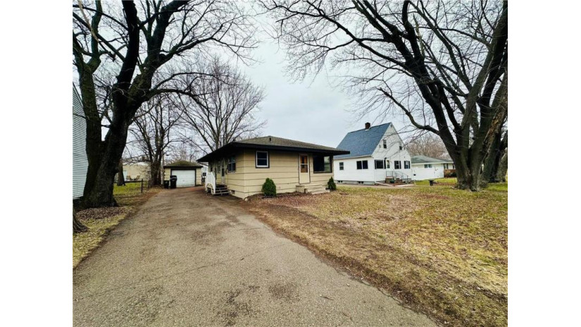 511 Selma Street Eau Claire, WI 54703 by Woods & Water Realty Inc/Regional Office $169,900