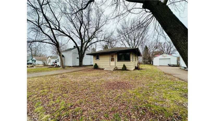 511 Selma Street Eau Claire, WI 54703 by Woods & Water Realty Inc/Regional Office $169,900