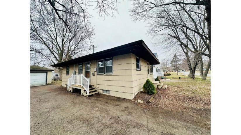 511 Selma Street Eau Claire, WI 54703 by Woods & Water Realty Inc/Regional Office $169,900