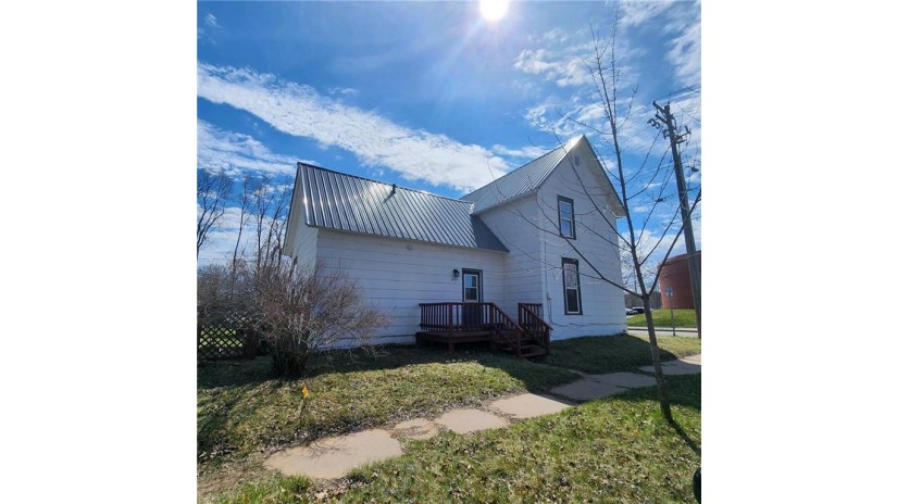205 Sara Street Eau Claire, WI 54703 by Chippewa Valley Real Estate, Llc $184,900
