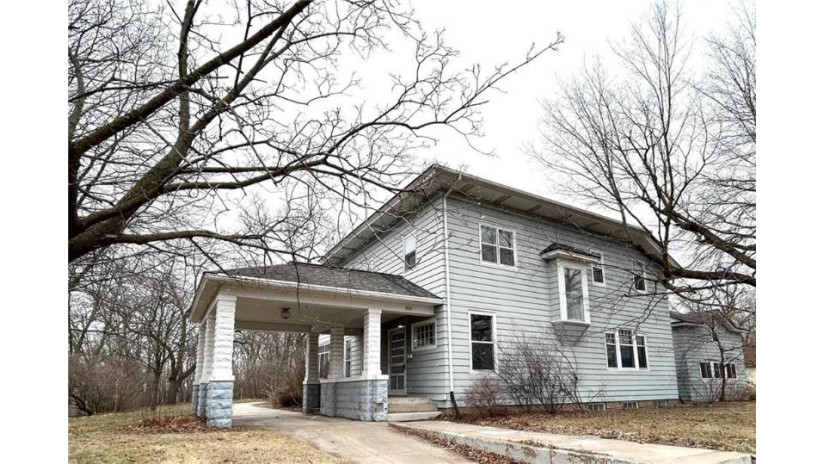 900 West Columbia Street Chippewa Falls, WI 54729 by Woods & Water Realty Inc/Regional Office $379,000