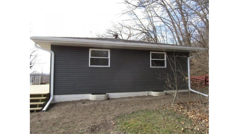 W324 Lipinski Lane Fountain City, WI 54629 by C21 Affiliated/Hudson $345,000