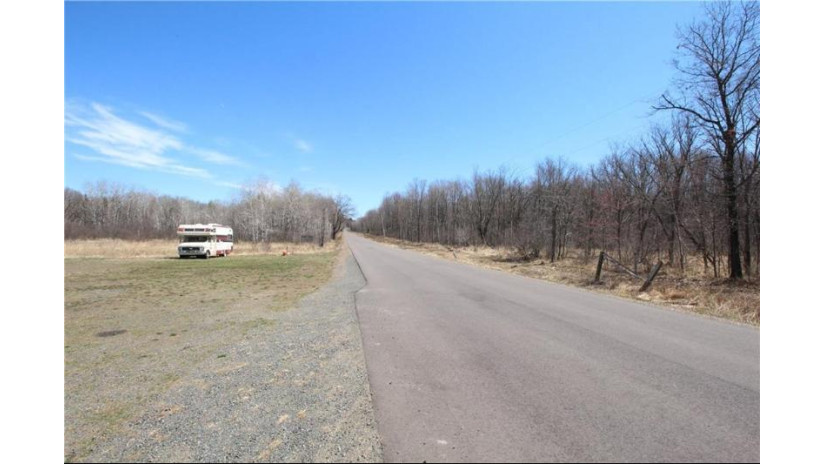 E17210 Scenic Drive Fall Creek, WI 54742 by Cb Brenizer/Eau Claire $509,000