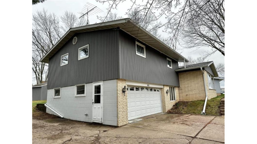 420 Dodge Street Stanley, WI 54768 by Woods & Water Realty Inc/Regional Office $249,900