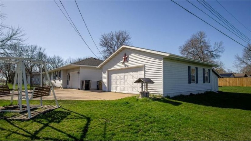 402 East Linden Street Chippewa Falls, WI 54729 by Cb Brenizer/Eau Claire $219,900