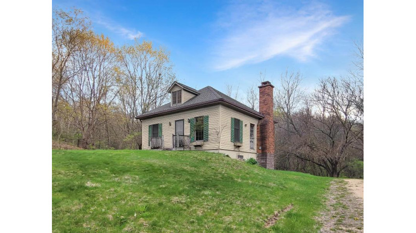 1802 S Irish Hollow Road Galena, IL 61036 by Coldwell Banker Network Realty $799,900