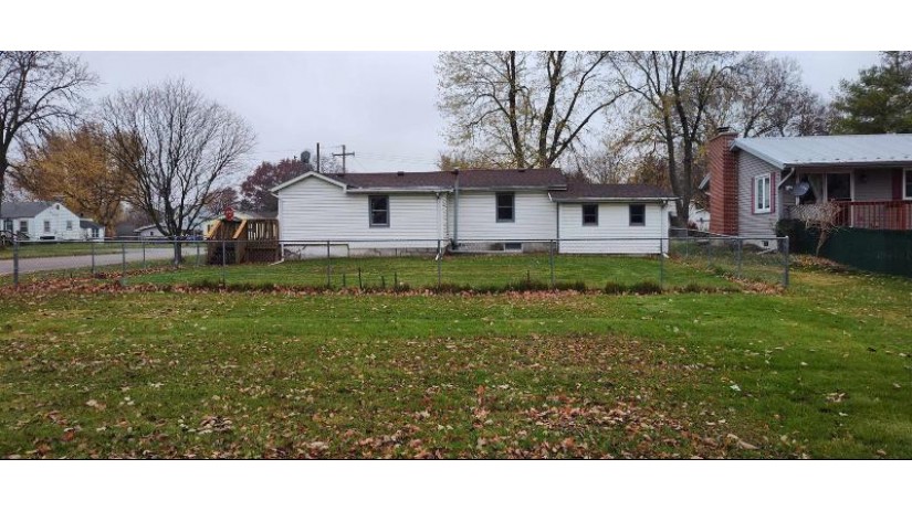 1009 S 4th Street Oregon, IL 61061 by Pioneer Real Estate Services $64,000