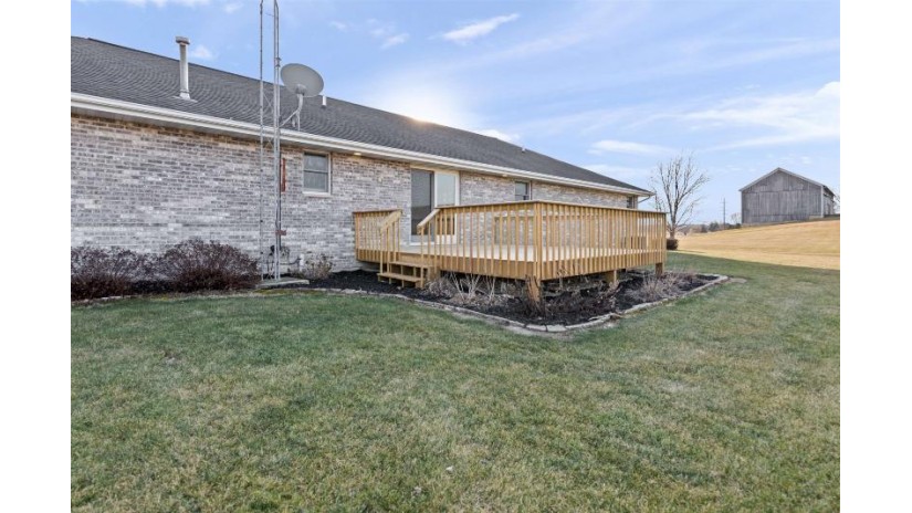2188 W Cedarville Road Freeport, IL 61032 by Re/Max Property Source $349,900