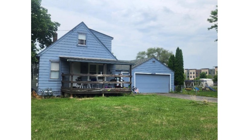 404 Pershing Avenue Machesney Park, IL 61115 by Stateline Real Estate Llc $148,000