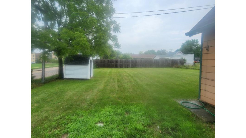 404 Pershing Avenue Machesney Park, IL 61115 by Stateline Real Estate Llc $148,000