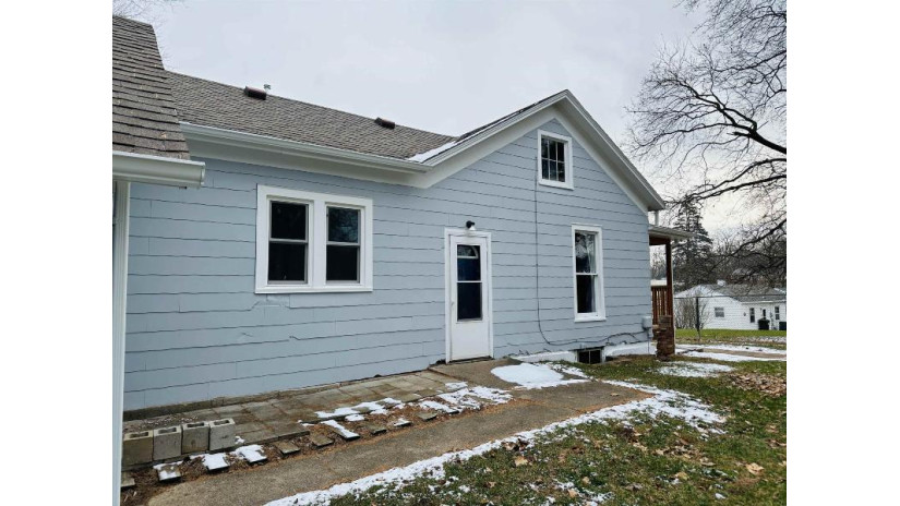 1124 S Saxby Freeport, IL 61032 by Welcome Home Nw Illinois, Inc. $124,900