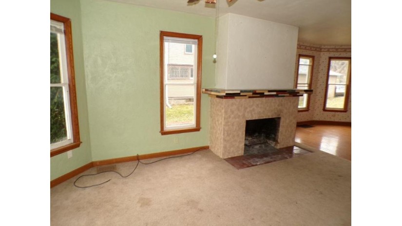 102 N Foley Avenue Freeport, IL 61032 by Re/Max Property Source $62,000