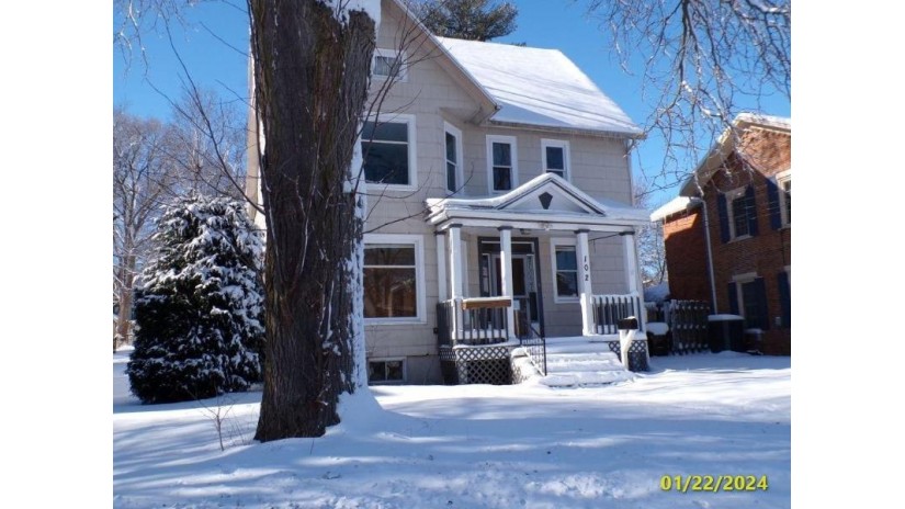 102 N Foley Avenue Freeport, IL 61032 by Re/Max Property Source $62,000